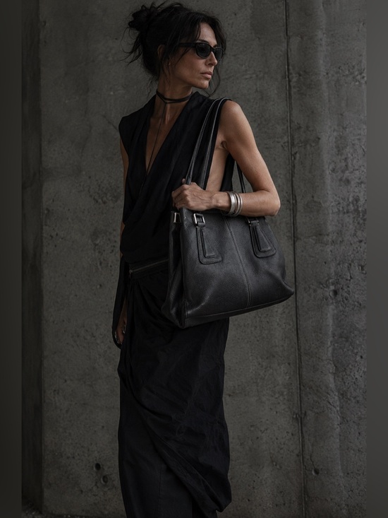 Tignanello Handbags - Tignanello Black Pebbled Leather Large Shoulder Tote Bag Multi Pocket
